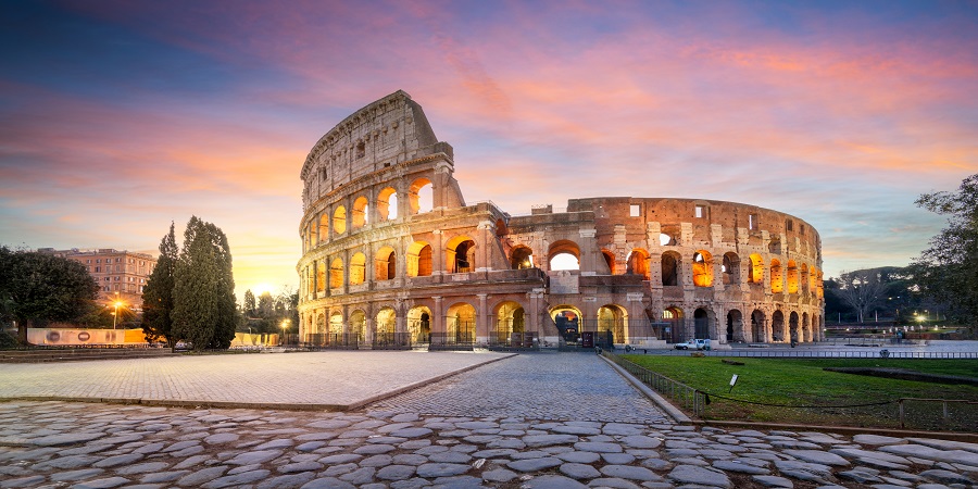 Discovering the iconic landmarks of historic Rome